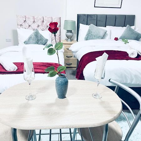 1 Bed Apartment Бирмингем Экстерьер фото