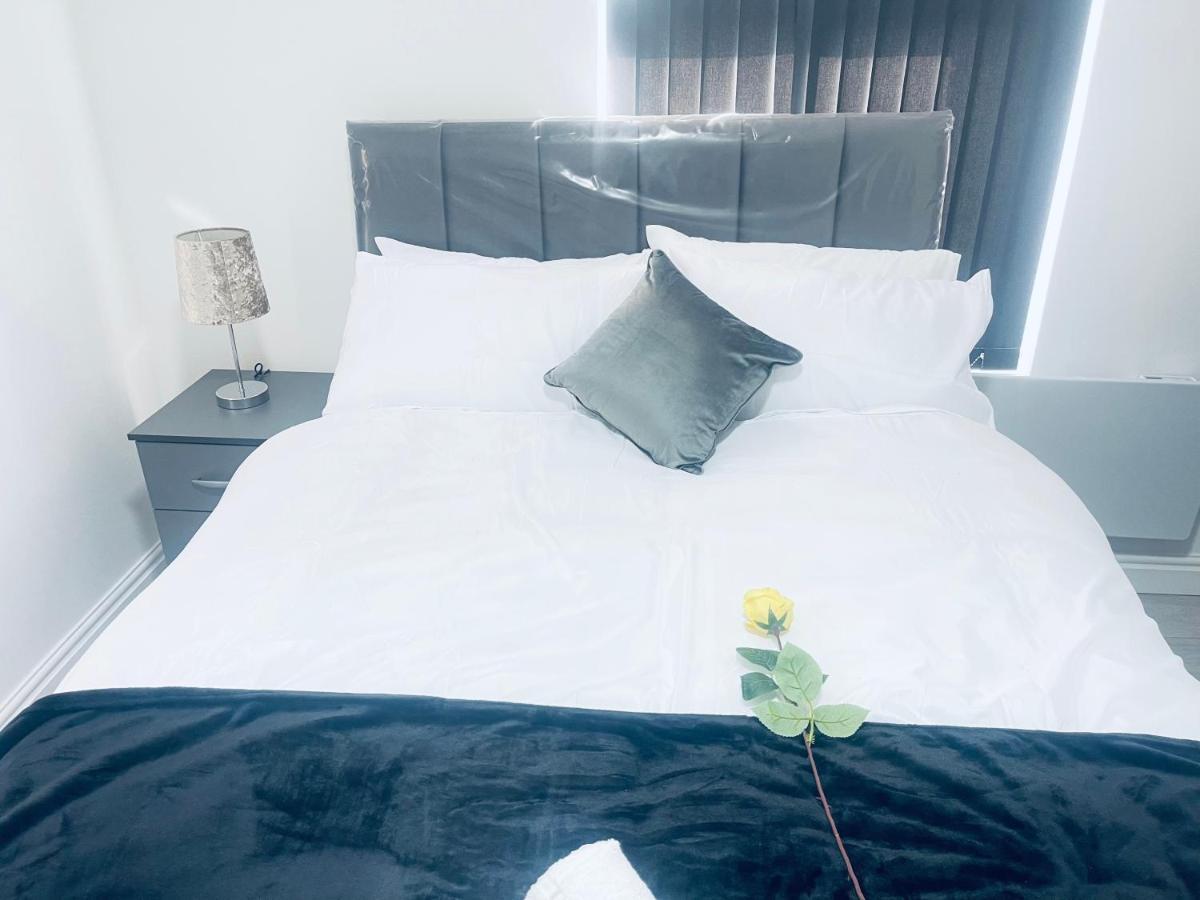 1 Bed Apartment Бирмингем Экстерьер фото