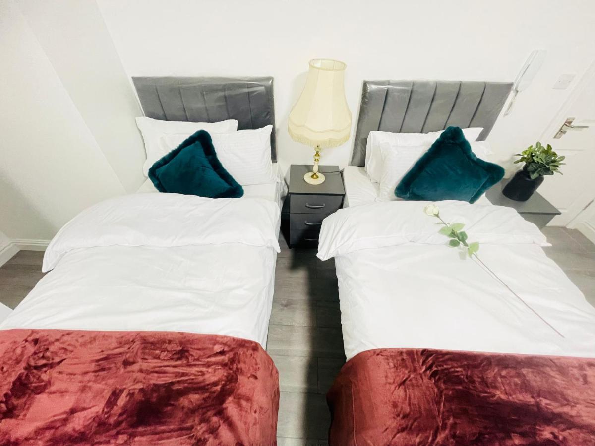 1 Bed Apartment Бирмингем Экстерьер фото