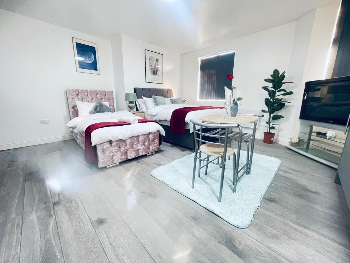 1 Bed Apartment Бирмингем Экстерьер фото