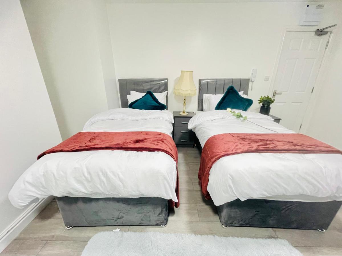 1 Bed Apartment Бирмингем Экстерьер фото