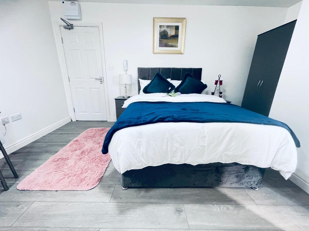 1 Bed Apartment Бирмингем Экстерьер фото
