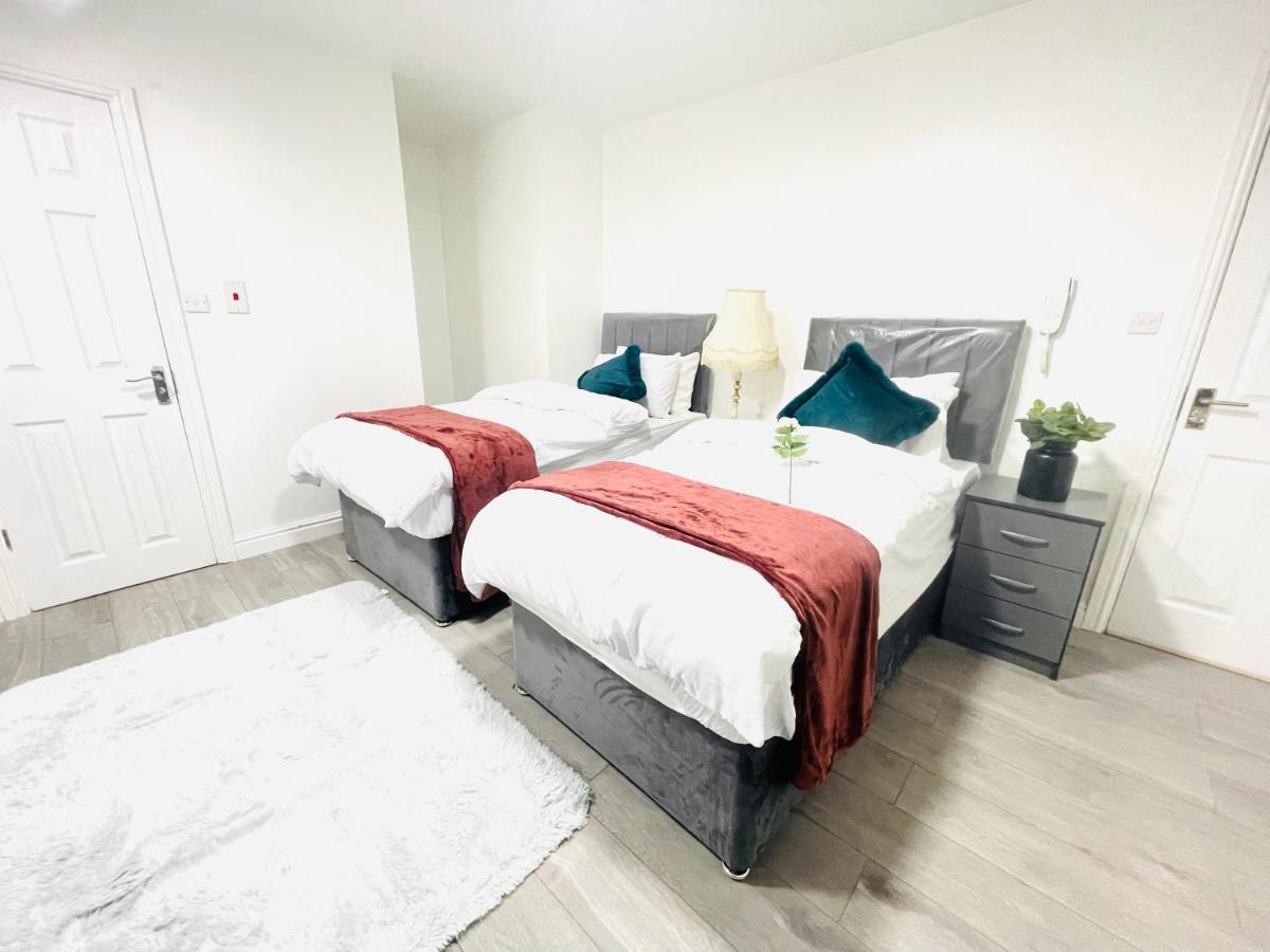 1 Bed Apartment Бирмингем Экстерьер фото