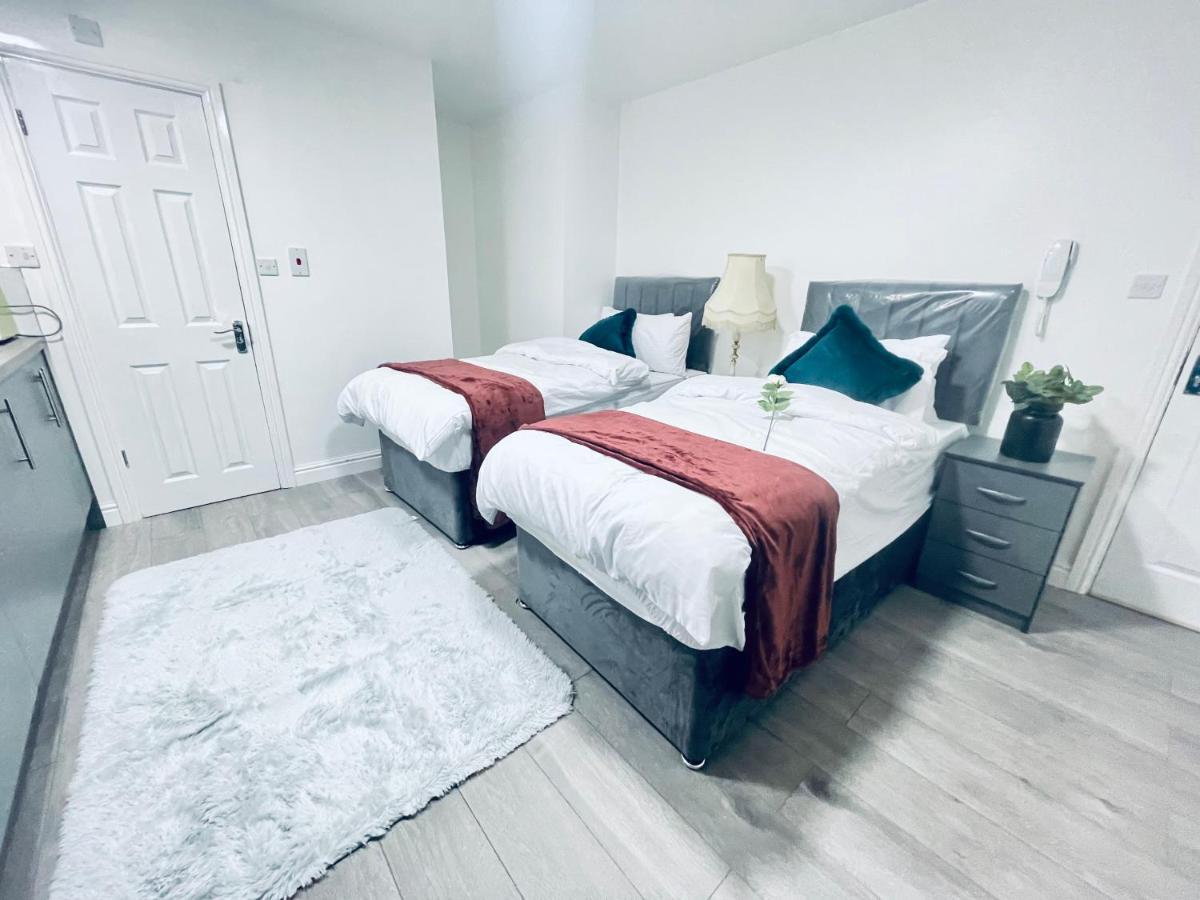 1 Bed Apartment Бирмингем Экстерьер фото