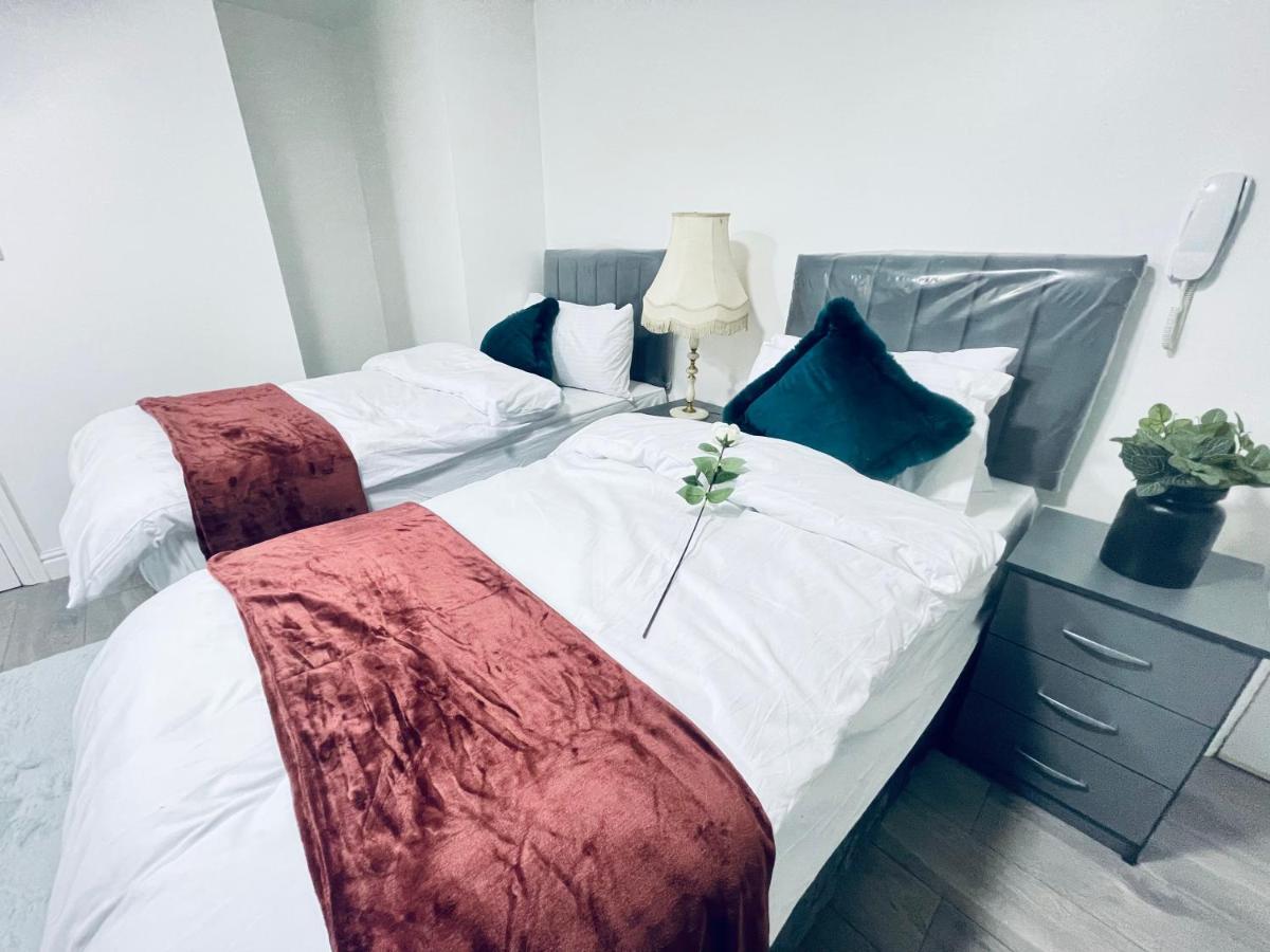 1 Bed Apartment Бирмингем Экстерьер фото
