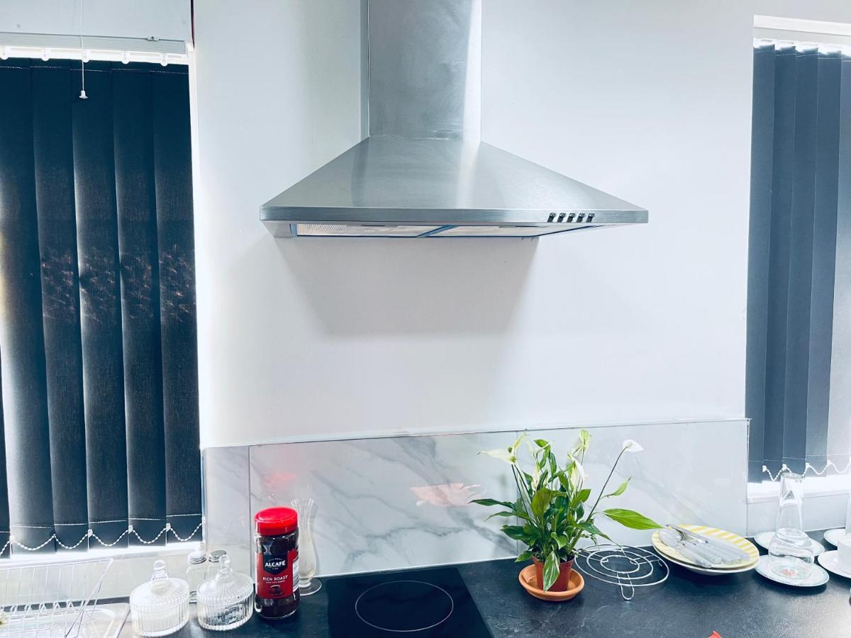 1 Bed Apartment Бирмингем Экстерьер фото
