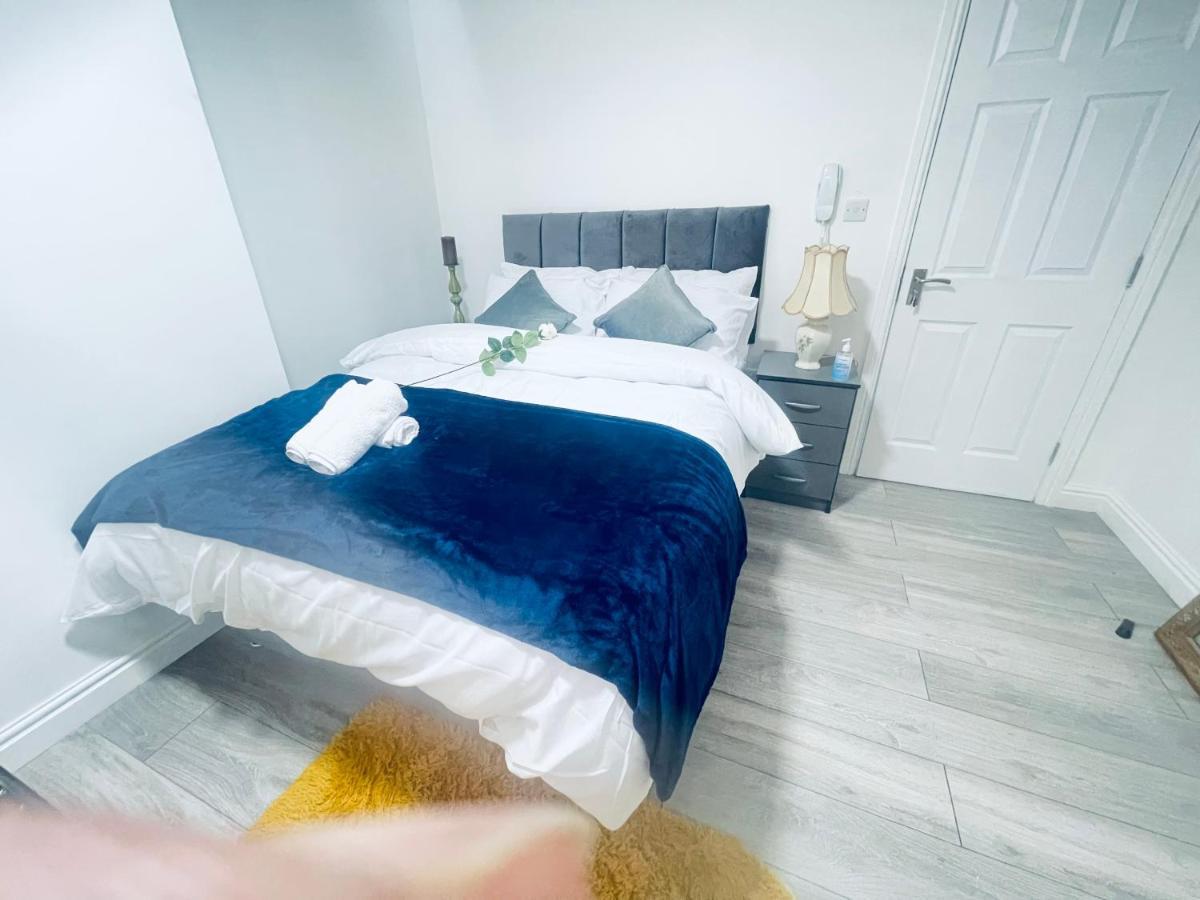 1 Bed Apartment Бирмингем Экстерьер фото