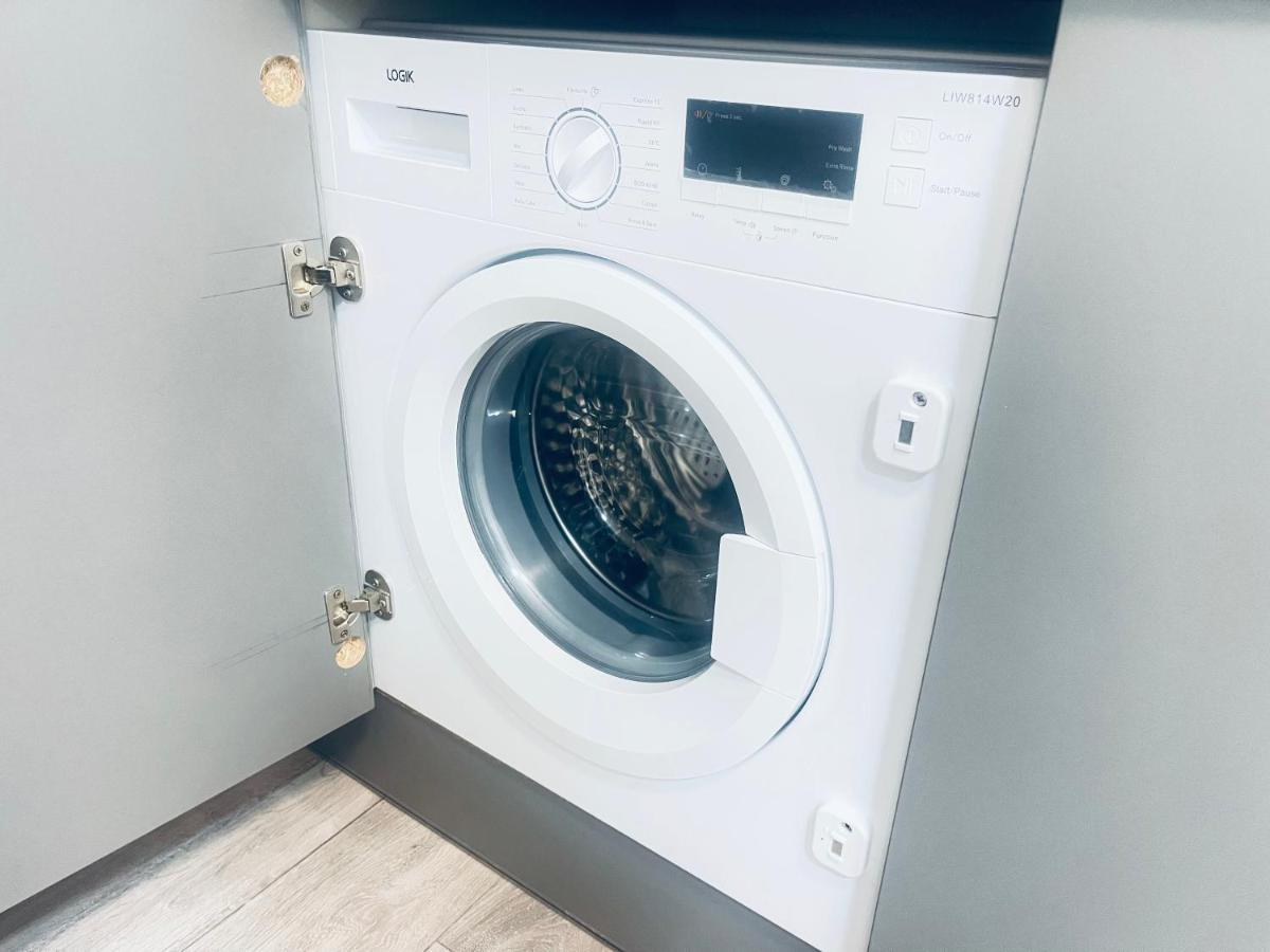 1 Bed Apartment Бирмингем Экстерьер фото